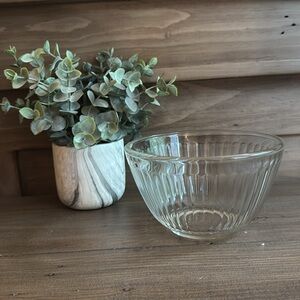 Pyrex Clear Glass Bowl: 3 Cup